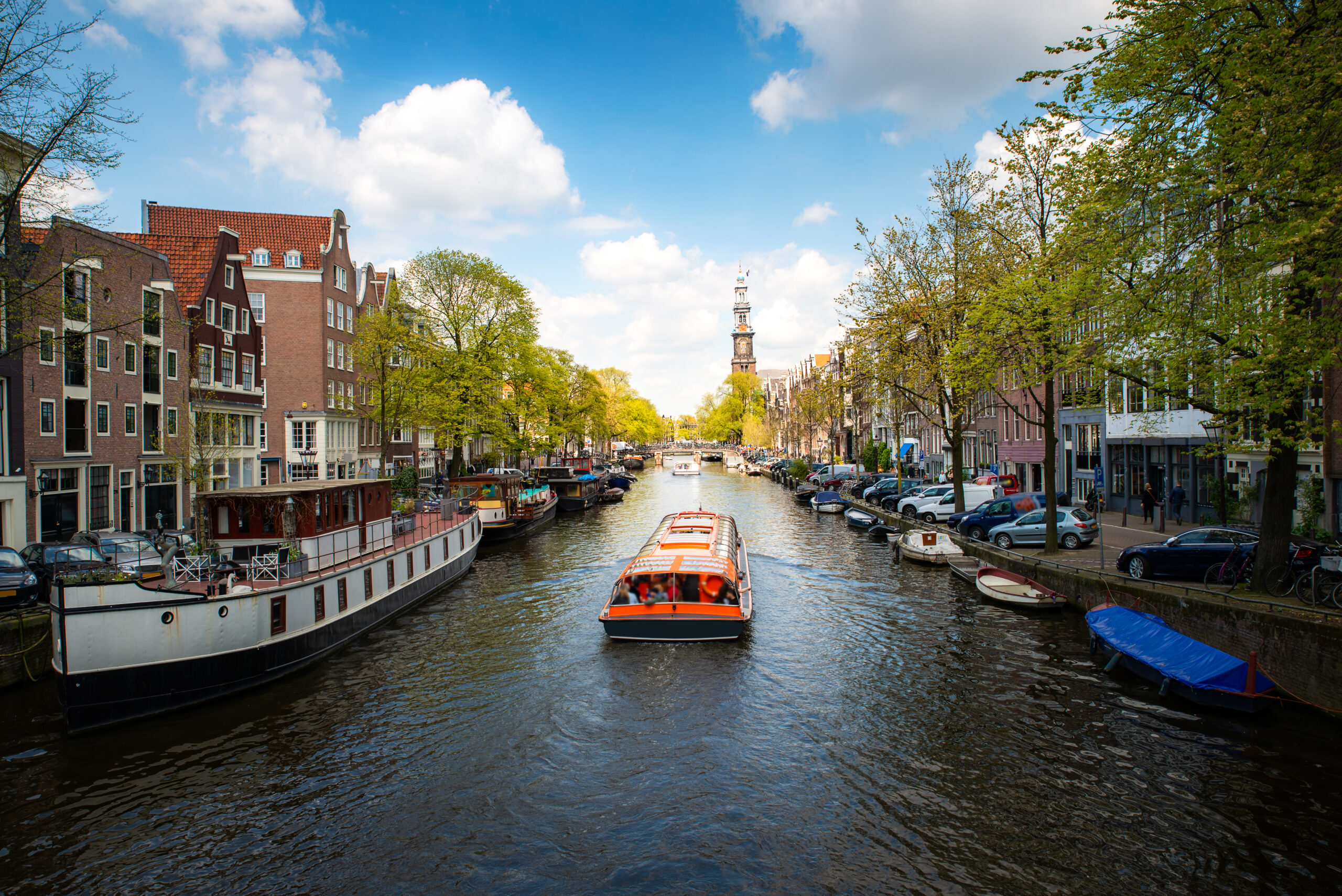 Amsterdam,Canal,With,Cruise,Ship,With,Netherlands,Traditional,House,In